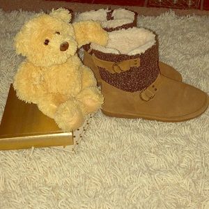 Short warm suede boots to keep you warm and cozy🐻